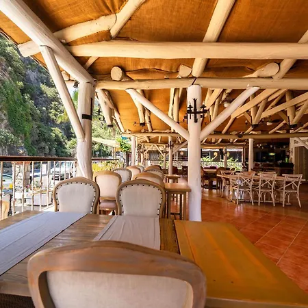 阿拉木图泻湖海滩酒店 酒店