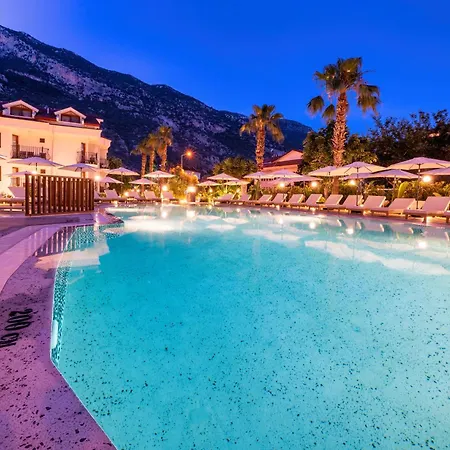 Ata Lagoon Hotell 3*