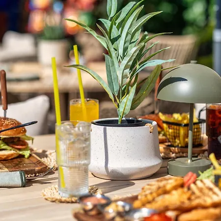 Ata Lagoon Hotell 3*