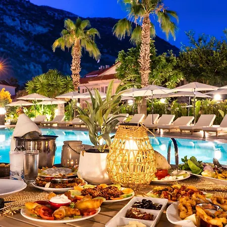 Ata Lagoon Hotell 3*