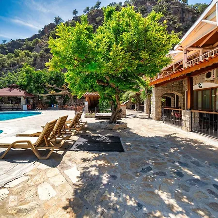 酒店 阿拉木图泻湖海滩酒店 3*