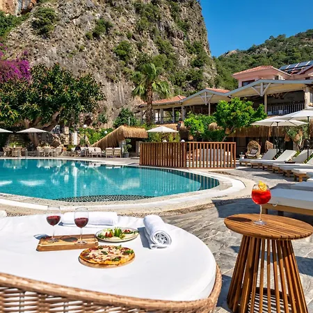 阿拉木图泻湖海滩酒店 3*