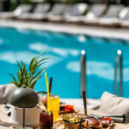 阿拉木图泻湖海滩酒店 3* 厄吕代尼兹